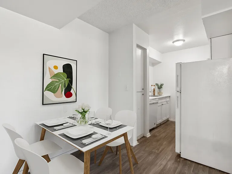 Two Five Greenway Apartments — Photo 24
