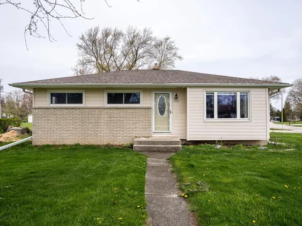 3380 East Bonnie DRIVE, Oak Creek, WI 53154