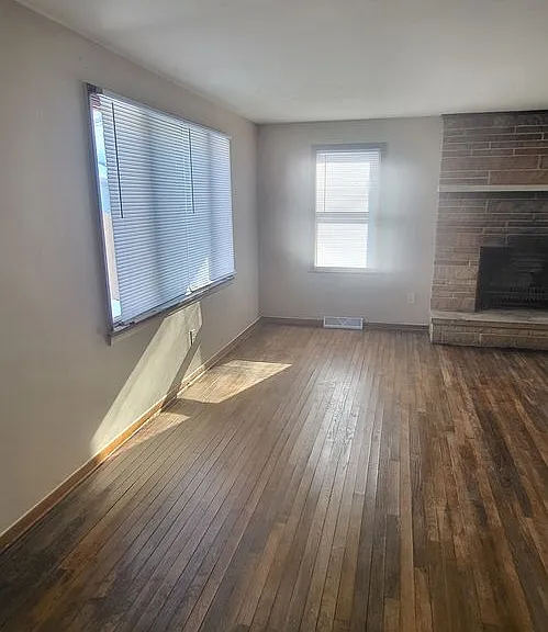 179 Lake St — Photo 2