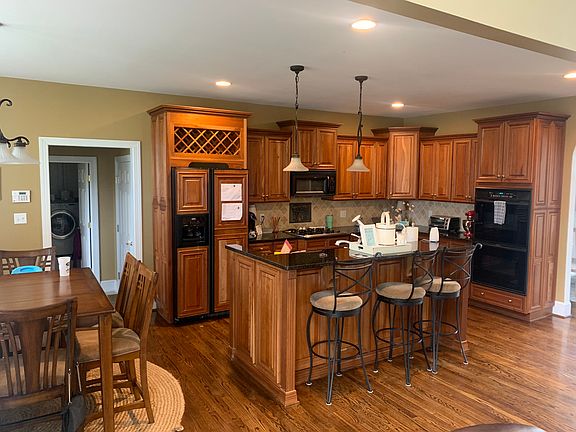 4th image of 229 Butler Ct