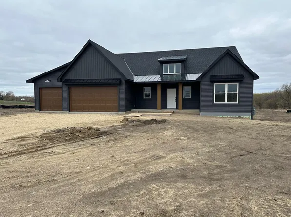 1828 E 270th St, New Prague, MN 56071