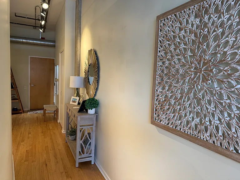 900 N Kingsbury St #1117 — Photo 6