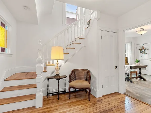 9 W Highland Ave, Melrose, MA 02176