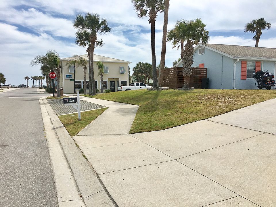 Sideview of house