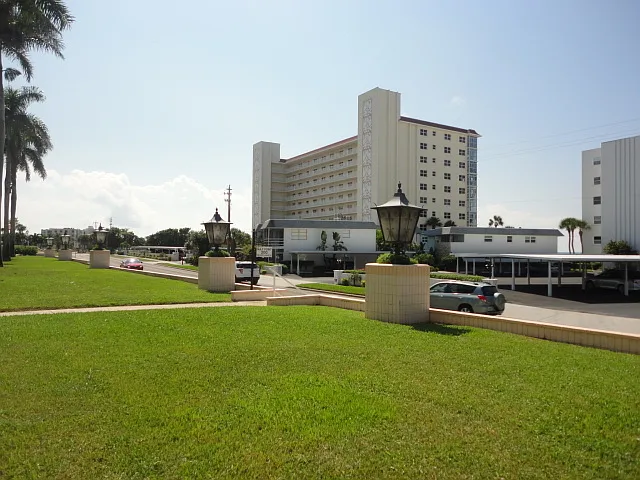 Beach across the Street! Located in the Gulf Point HOA community — Photo 4
