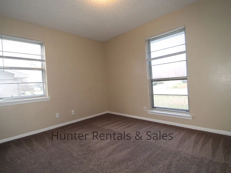2810 Lawndale St — Photo 22