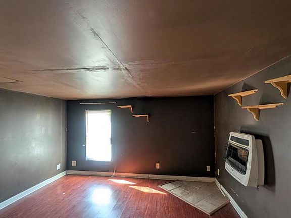 4th image of 202 E Market St