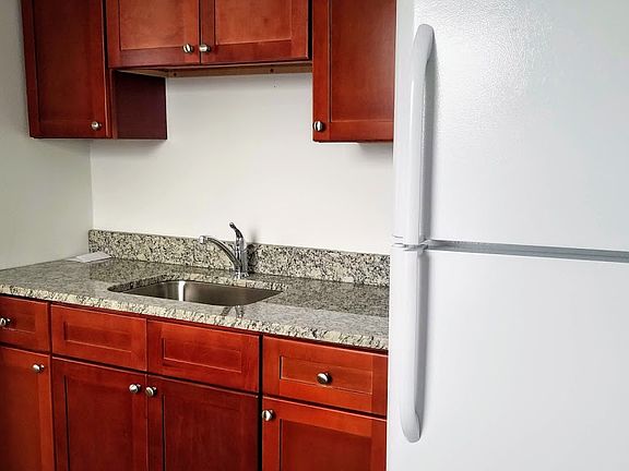 5th image of 601 Milwaukee Ave APT 303