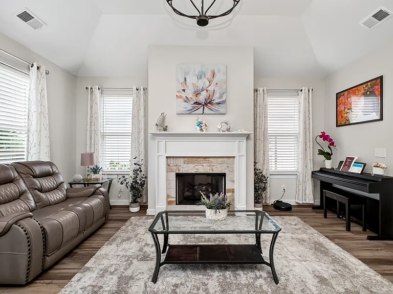 4040 Olivia Rd — Photo 10