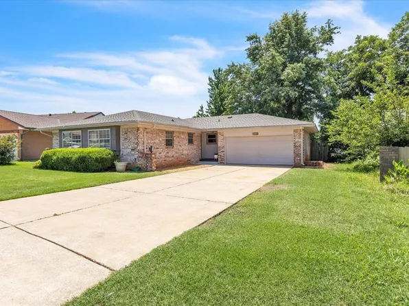 712 W Blueridge Dr, Midwest City, OK 73110