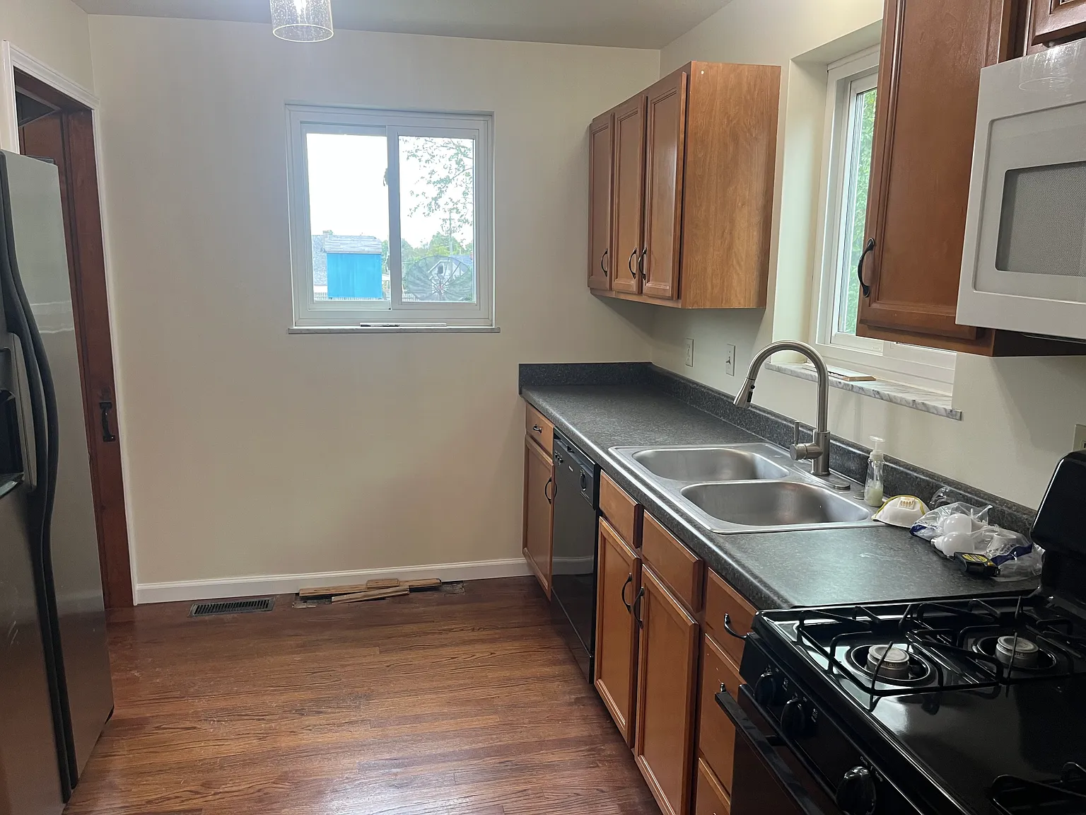 3 bed, 1148 sqft, $1,900 — Photo 3