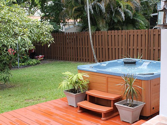 Large NonSkid Ext Tile Patio