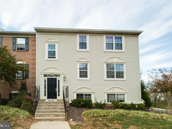 12000 Golf Ridge Ct APT 202, Fairfax, VA 22033