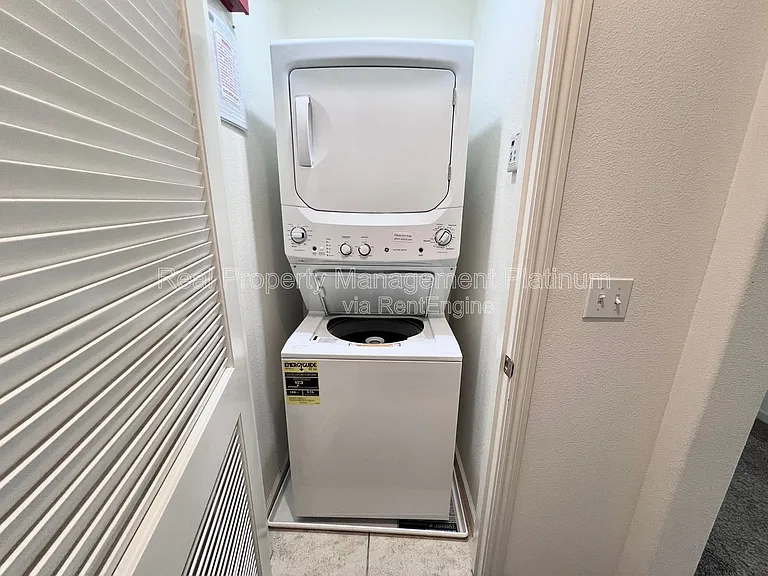 1484 Mosaic Way — Photo 7