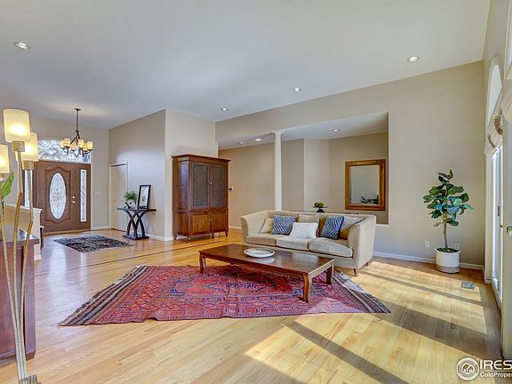 4th image of 562 N Manorwood Ln