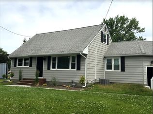 25 Bradley Rd, Clark, NJ 07066