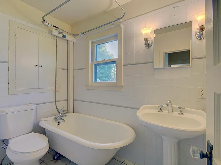 2257 S Franklin St — Photo 13