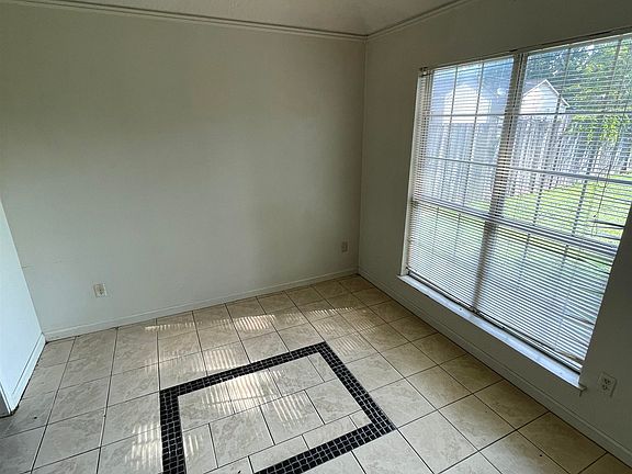 3rd image of 6024 Cottage Hill Dr
