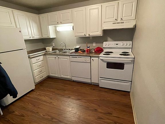 4th image of 621 I St NE