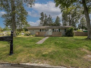 40 Dockage Rd, Bayville, NJ 08721