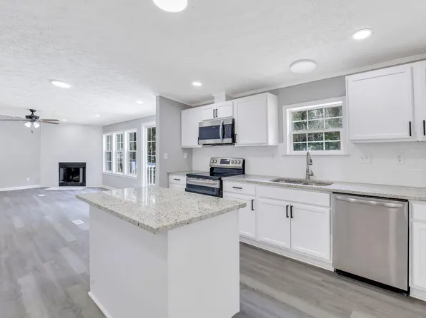 5795 Melvin Washington Dr, Ravenel, SC 29470