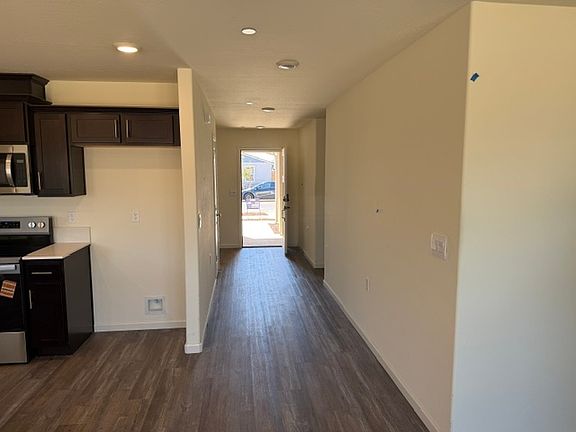 3rd image of 675 Skyler Ln