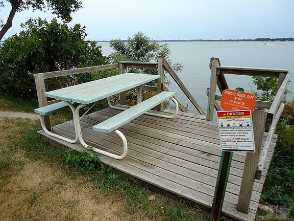 3rd image of 25 Vista Dr