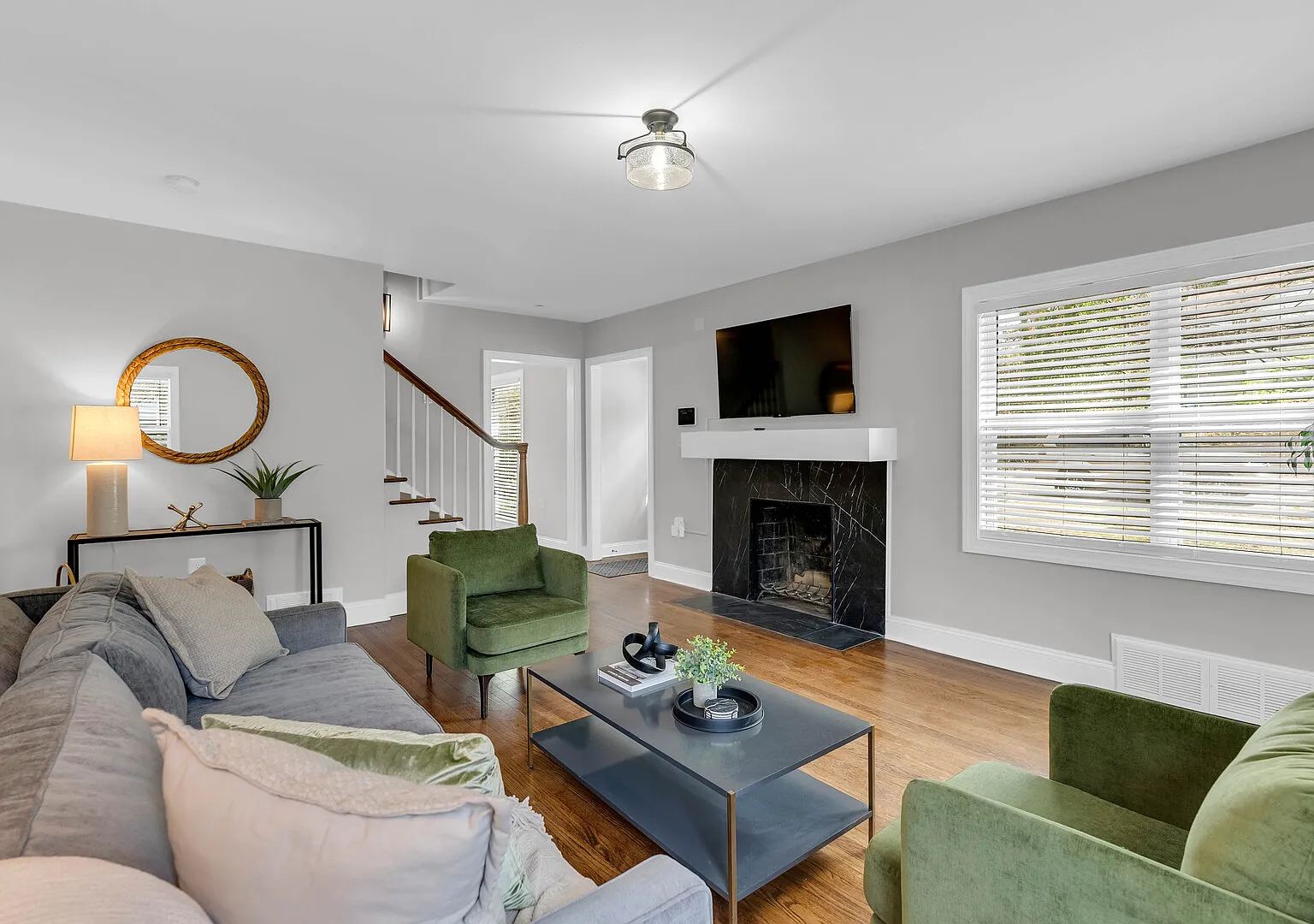 Lorraine's Place — Photo 2