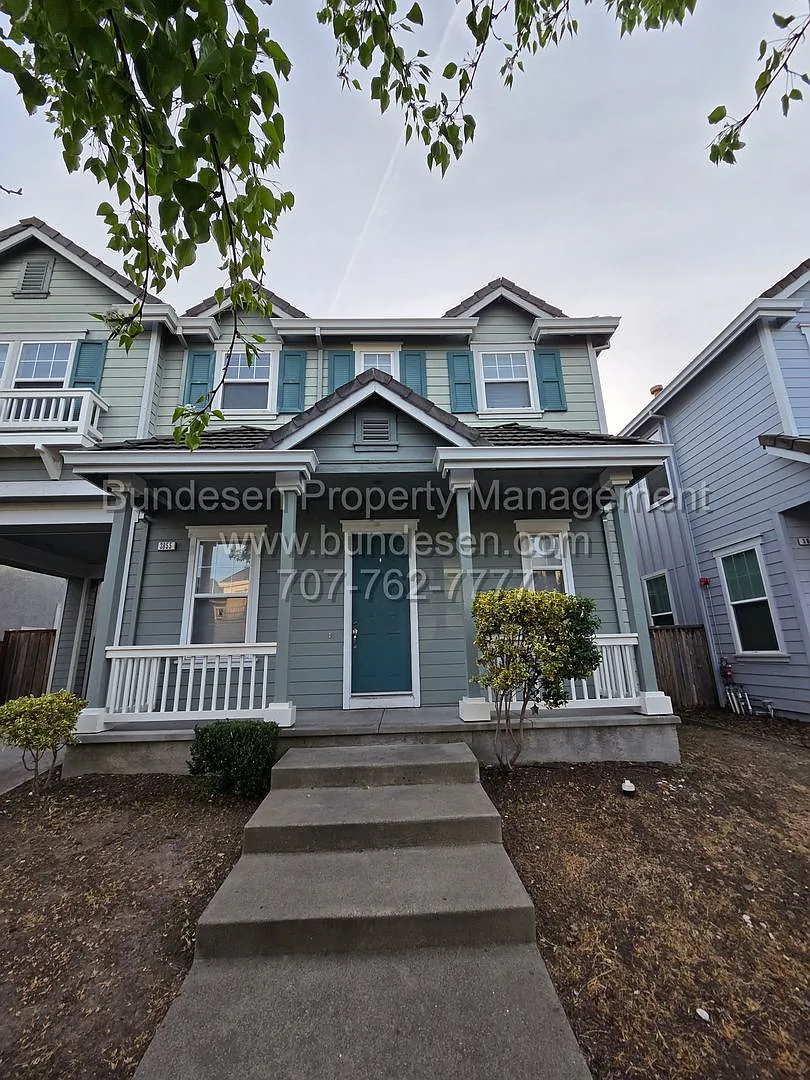 Building Photo - 3855 Louis Krohn Dr