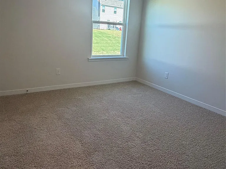 655 13th Avenue Dr NE — Photo 17