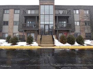 1440 Stonebridge Cir APT J2, Wheaton, IL 60189