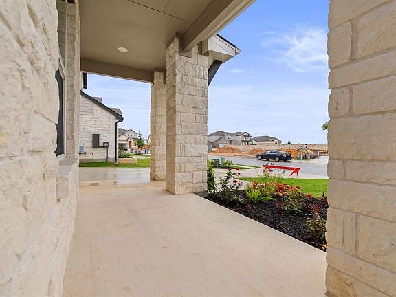 3rd image of 144 Alicante Ln