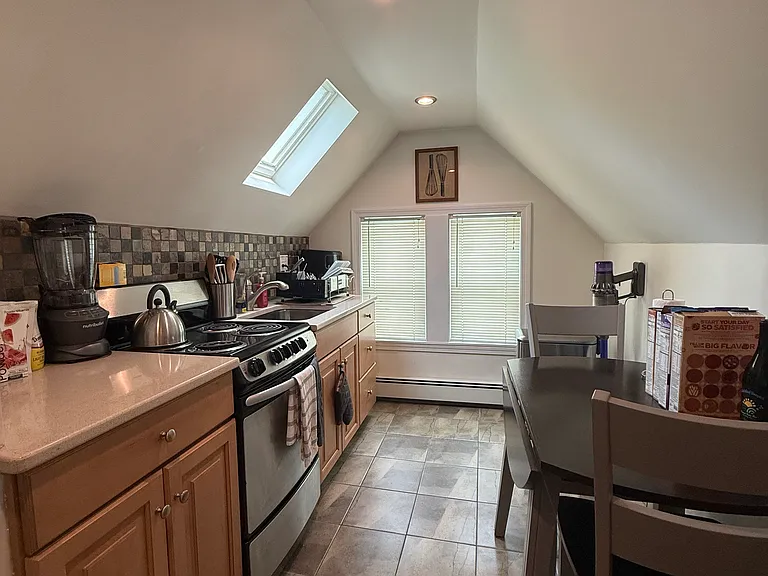 33 Gorham St — Photo 3