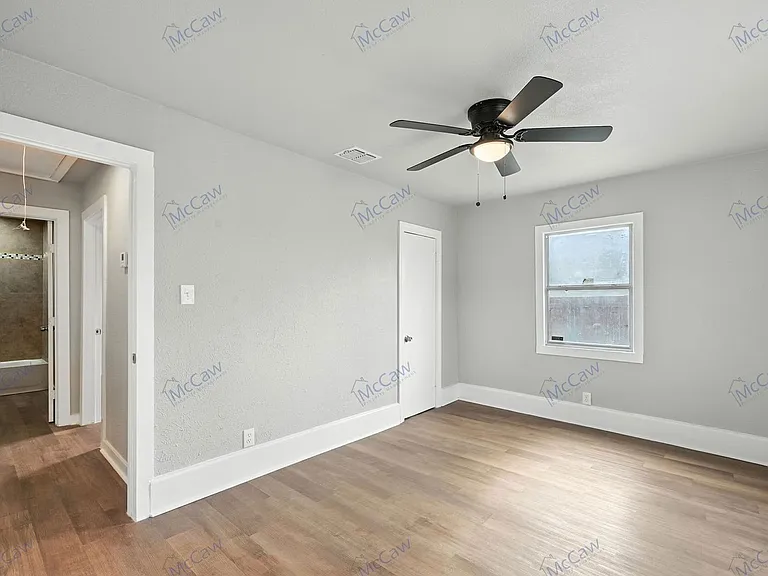 4929 Willie St — Photo 11