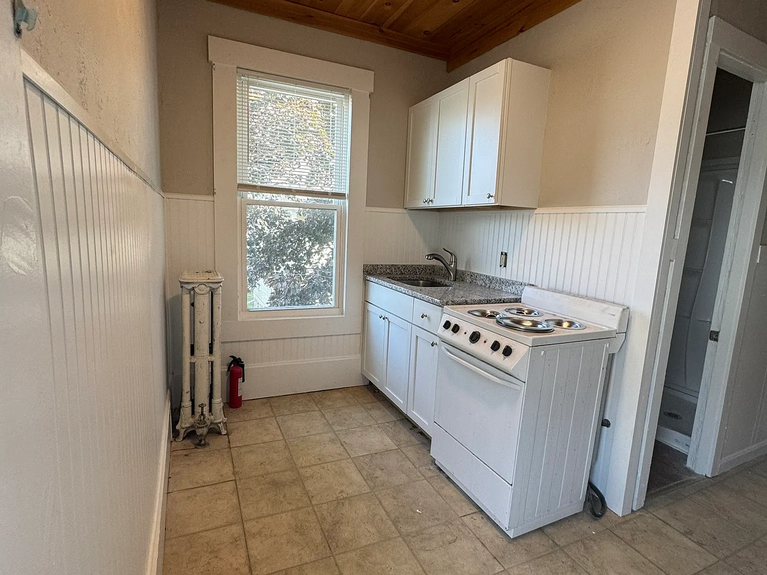 1825 Northampton St — Photo 3