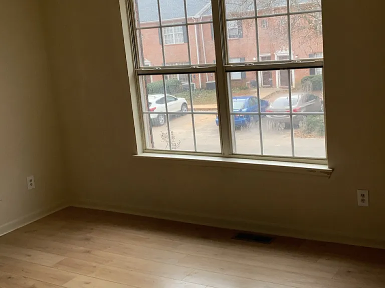 Pinebrooke Apartments — Photo 14