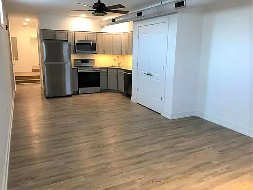 Main St W 221 Photo 1
