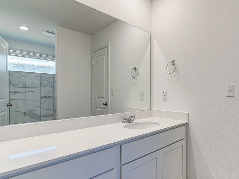 361 Madrid St — Photo 14