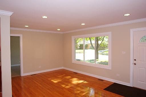 2nd image of 332 E Jeffery Ave