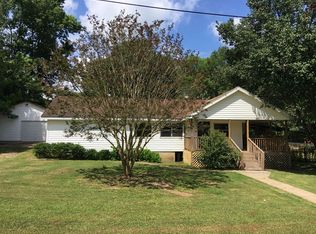 107 Wakefield Ct, Hodges, SC 29653