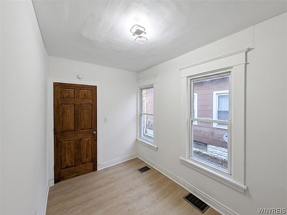 4th image of 9 Alma Ave