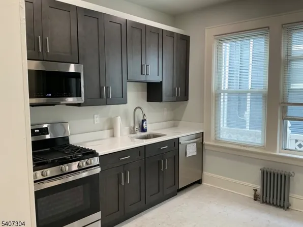 176 Weequahic Ave Floor 2, Newark, NJ 07112