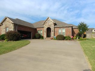 160 Chapel Creek Dr, Conway, AR 72034