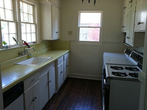 5th image of 3564 Charleswood Ave