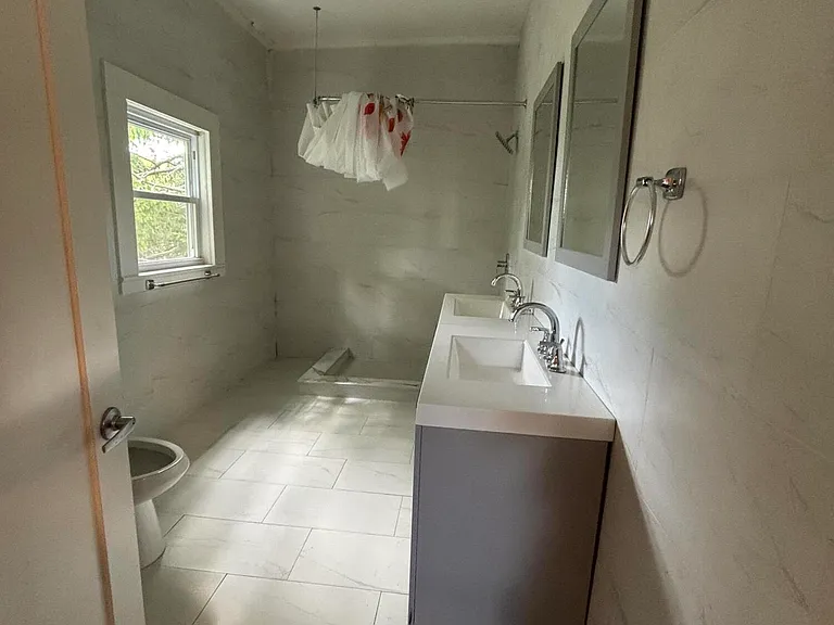 64 Hollywood Ave — Photo 23