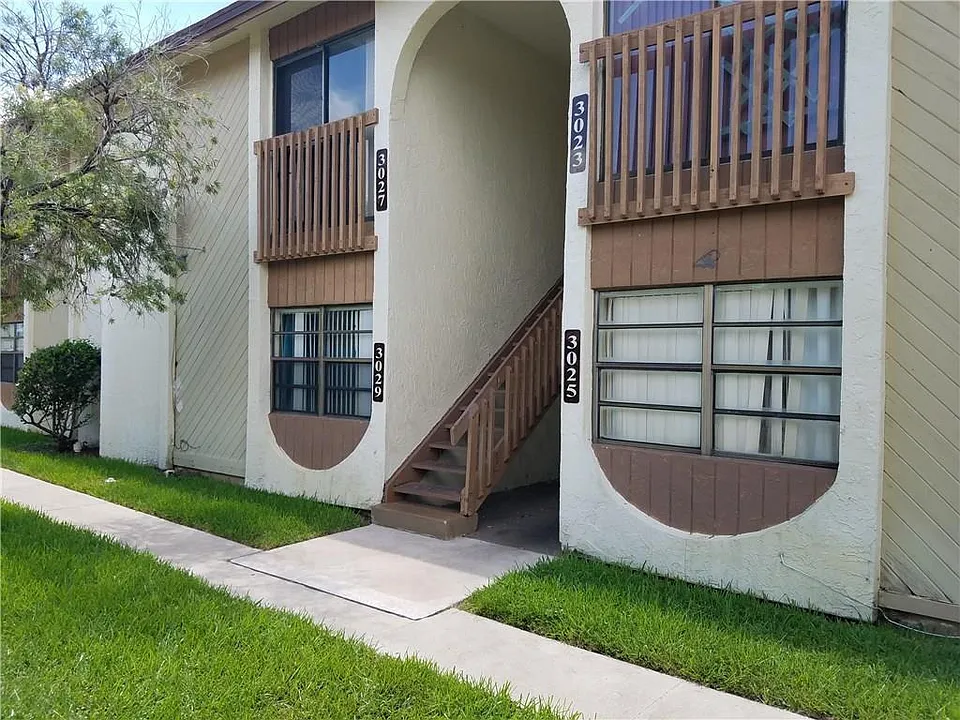 3027 NW 118th Dr #220D