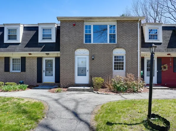 15 Cannongate Rd APT 34, Tyngsboro, MA 01879