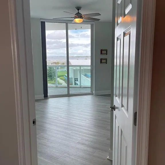 241 Riverside Dr — Photo 20
