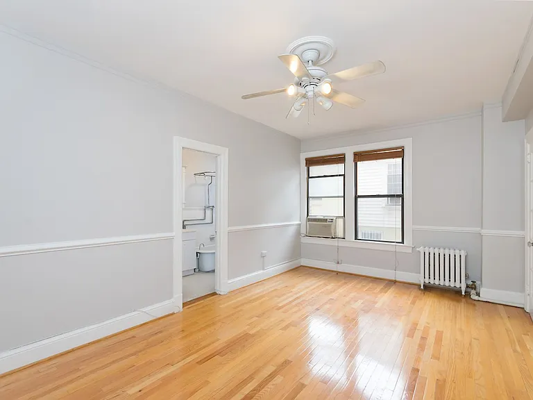 1101 L St NW #208 — Photo 3