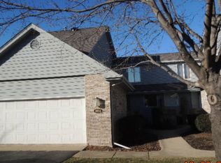 8823 Carlisle Ct, Darien, IL